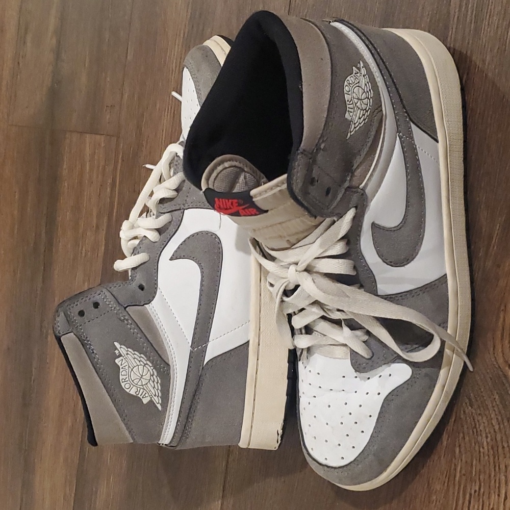 Mens Nike Air Jordan Retro mid sneakers sz 10